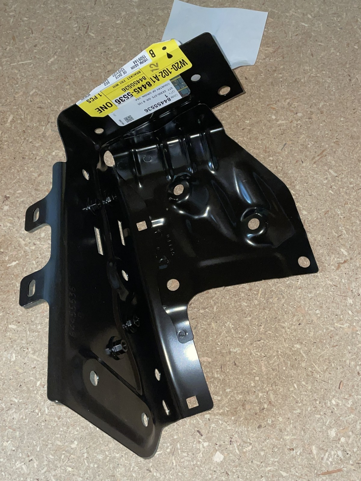GM OEM 19-22 Silverado 1500 LD Fender Fender Components-Bracket 84455536