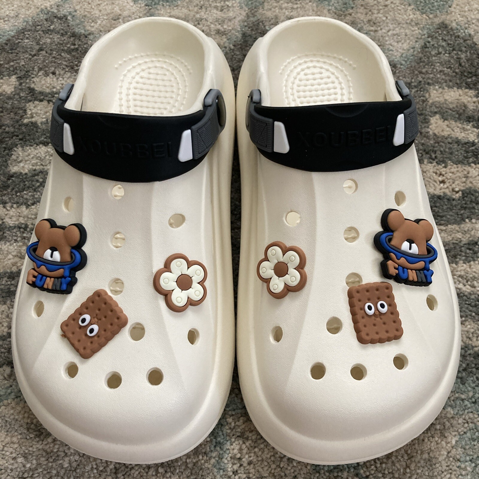 CNV NURTE “THE MEANING OF TRAVEL” Unisex KIDS SZ 37-38 Slip On Light Beige Clog