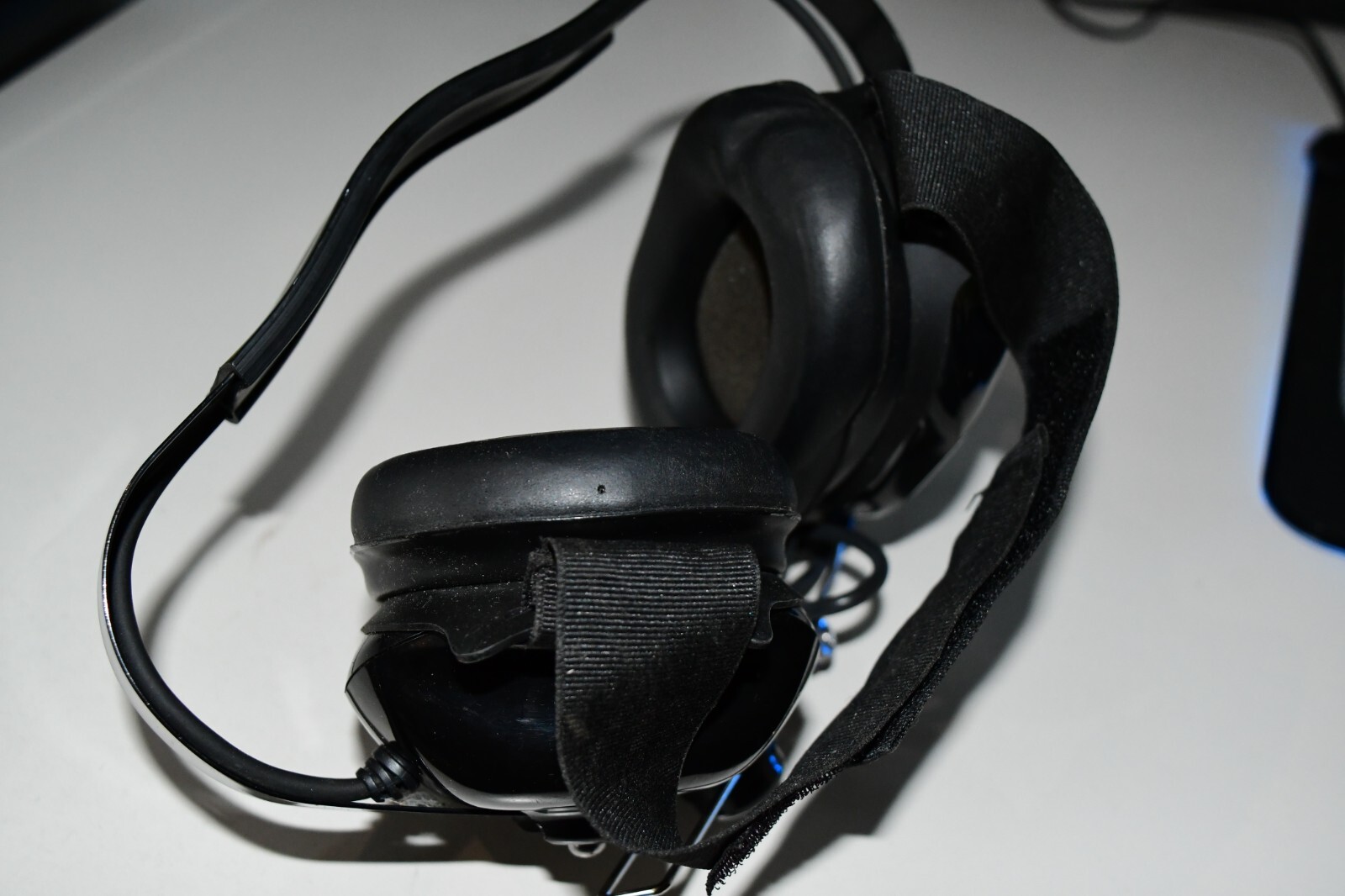 Avcomm Headset - Dual Plug - Aviation Communications Inc. UNKNOWN MODEL W3A3