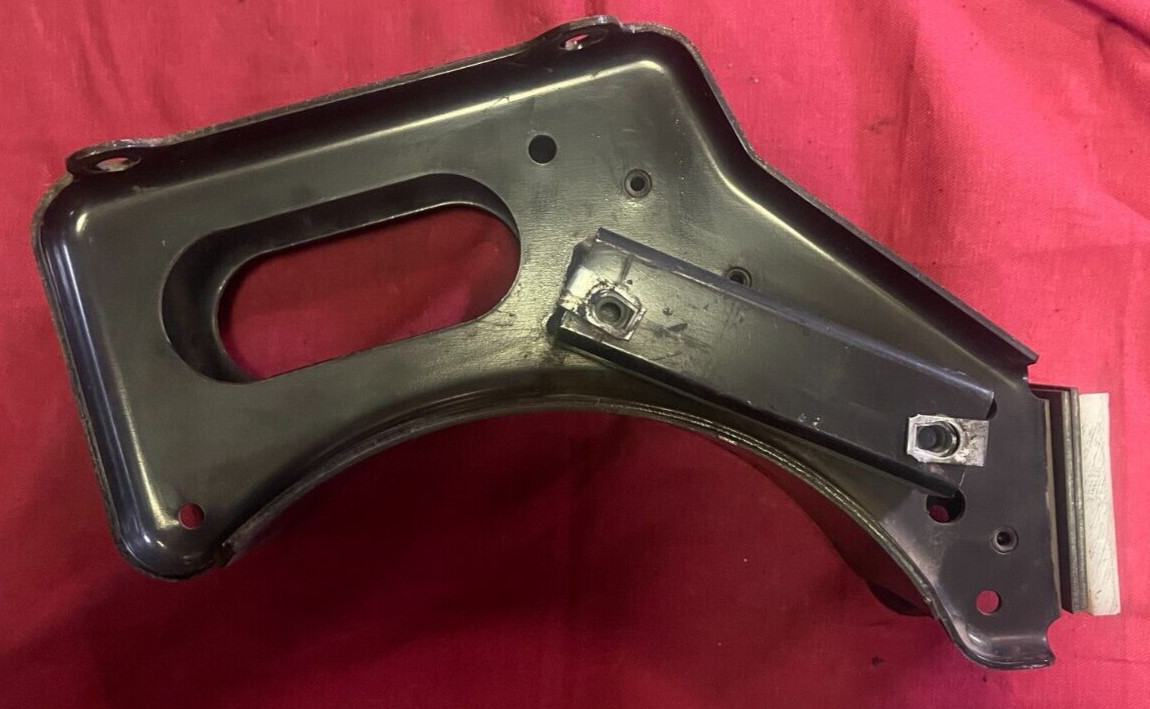 68QM416AM Genuine Mack CXU 613 Truck Hood Bracket RH
