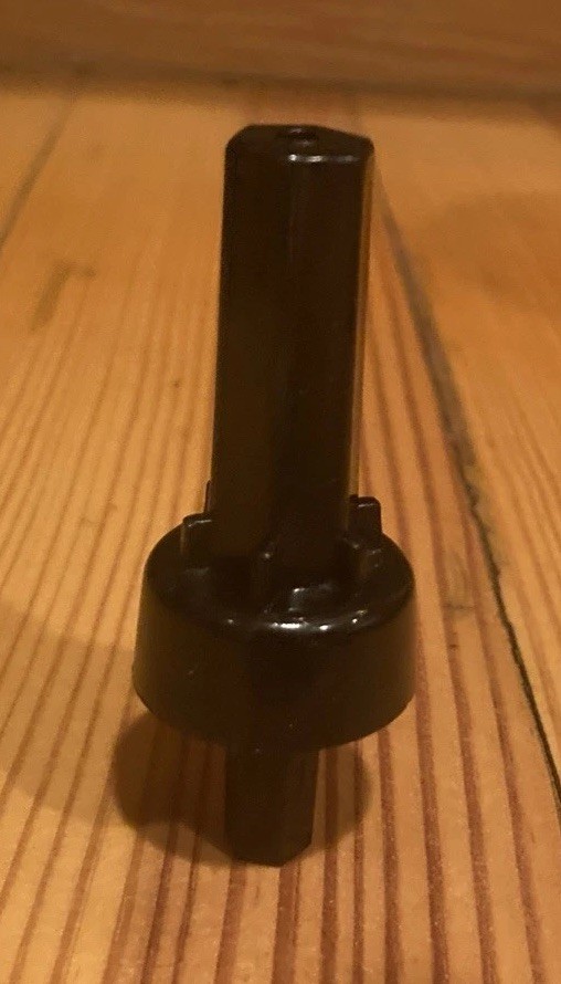 Cuisinart Citrus Juicer CCJ-900 Replacement Part, Center Cap For Gear Hub Post