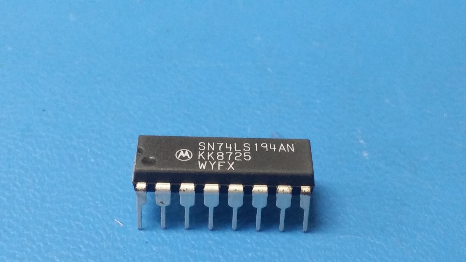 (5 PCS) SN74LS194AN MOT IC BI-DIR UNIV SHIFT REG 16-DIP
