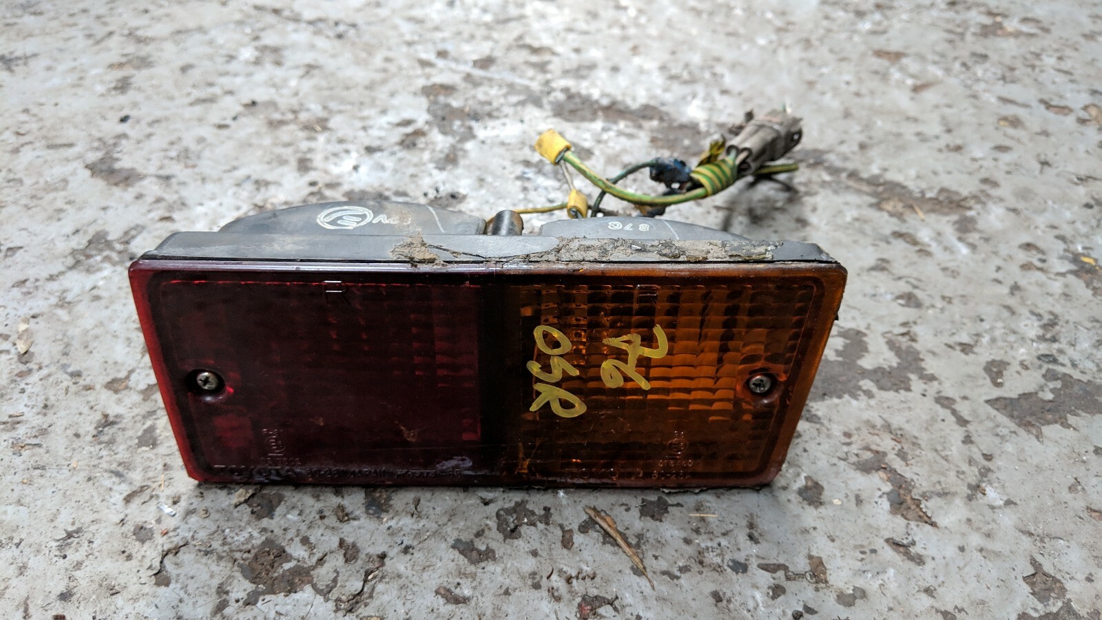 TOYOTA LAND CRUISER 2001 REAR BUMPER LIGHT OSR DRIVER SIDE (WEAR) III
