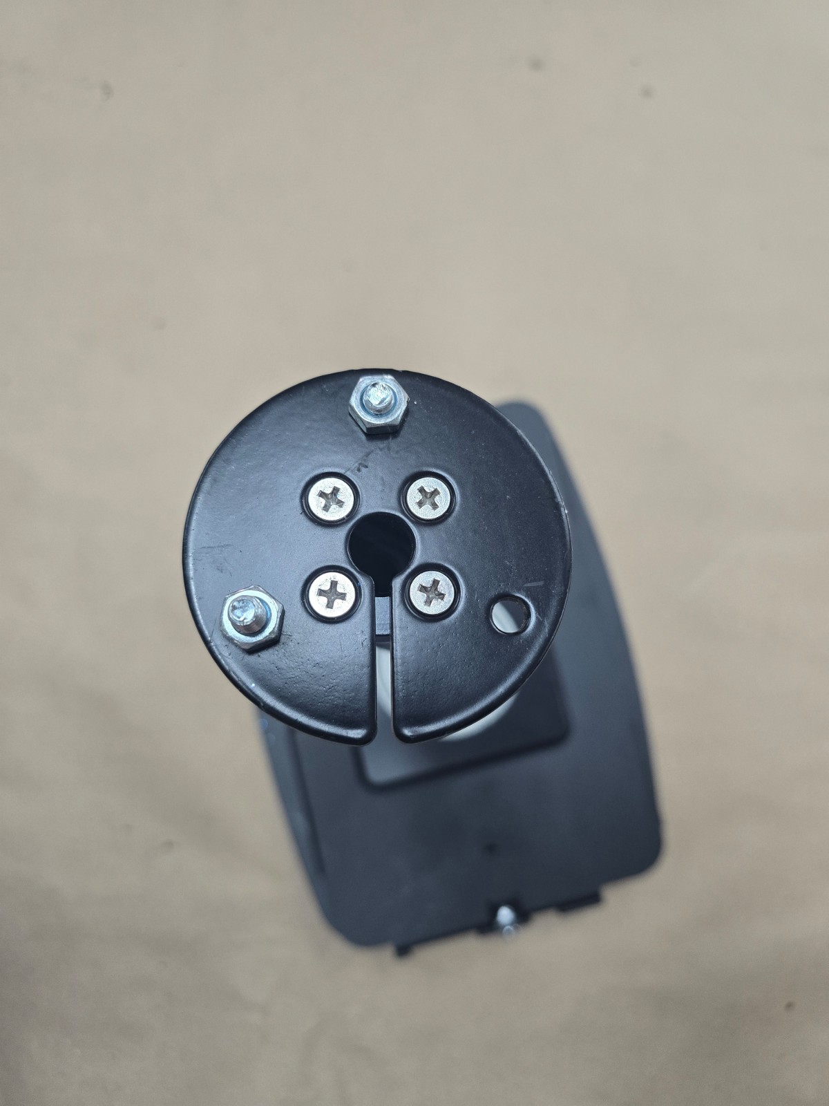 IPAD HOLDER COMPULOCKS W/ADJUSTIBLE ARM. NO KEY TO THE LOCKS!