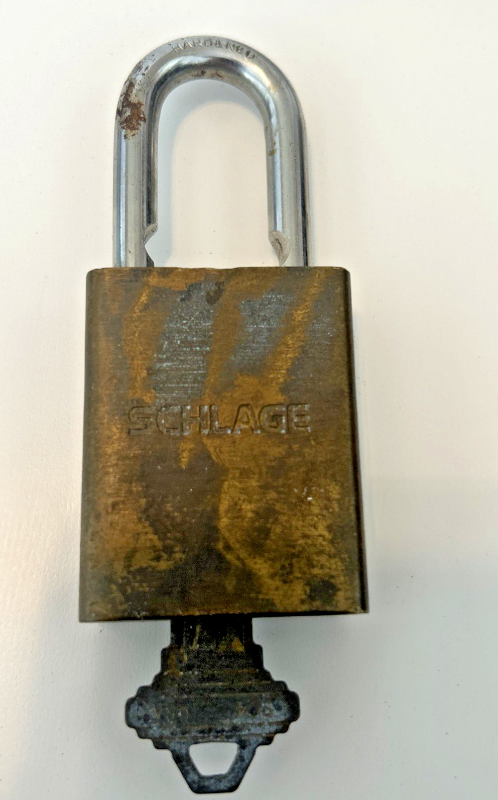 Schlage Padlock Heavy Duty Solid Steel 4" (KFF) w/ Key