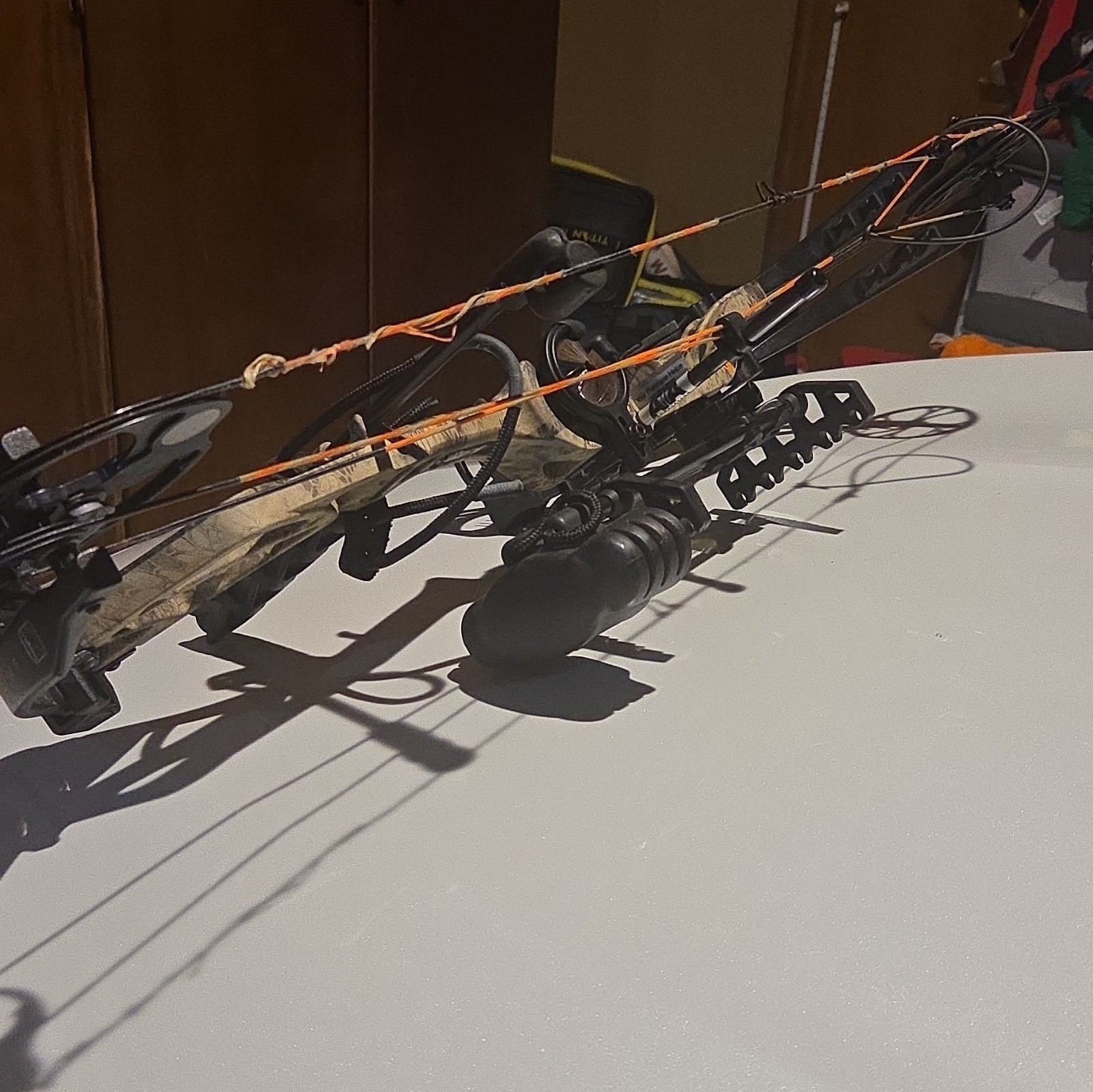 PSE Stinger Right Hand Compound Bow 60lb 29in Draw Camo/Black Accessories