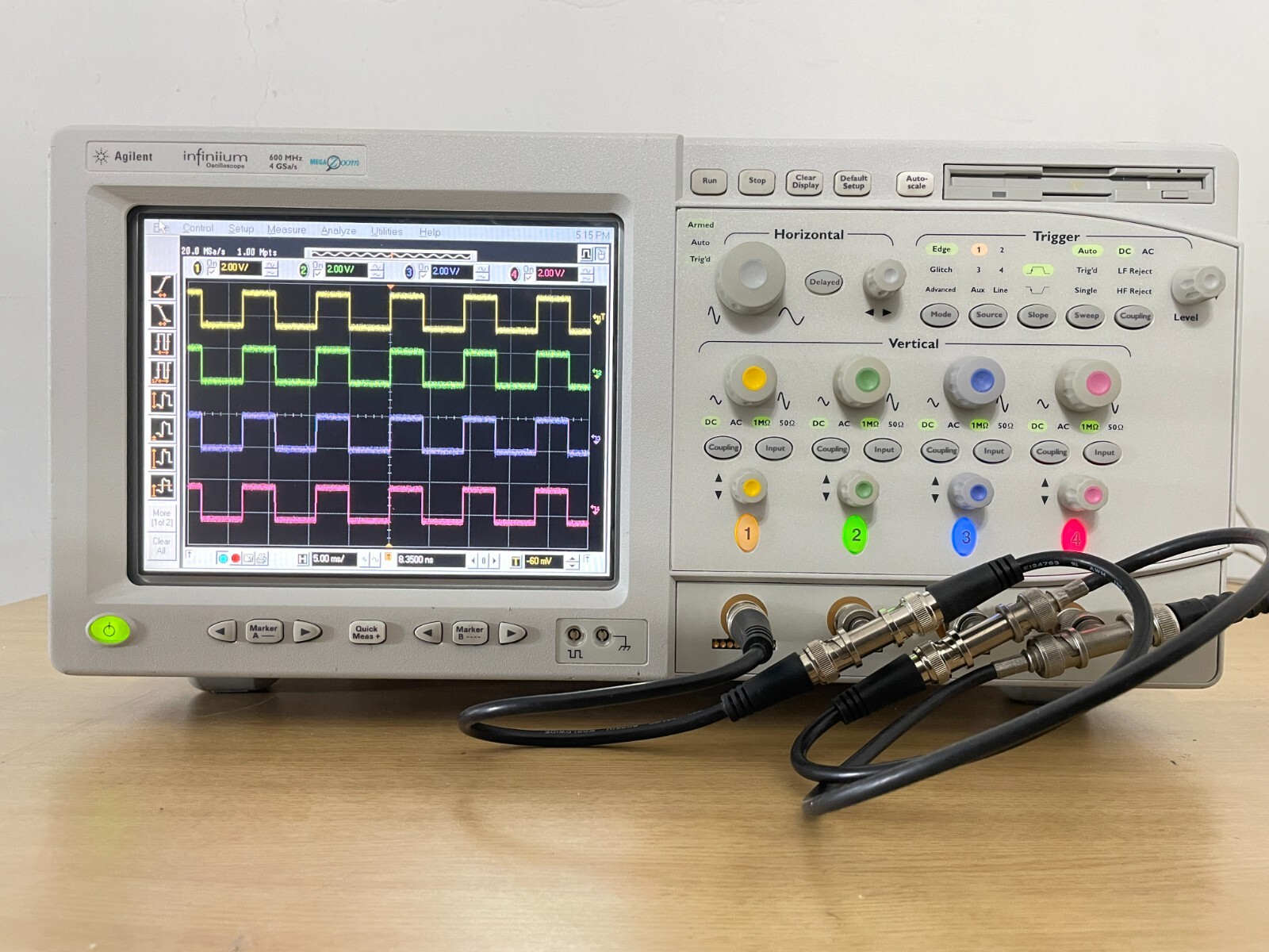 Agilent Infiniium oscilloscope 54831M 600MHz 4GS/s in perfect working condition.