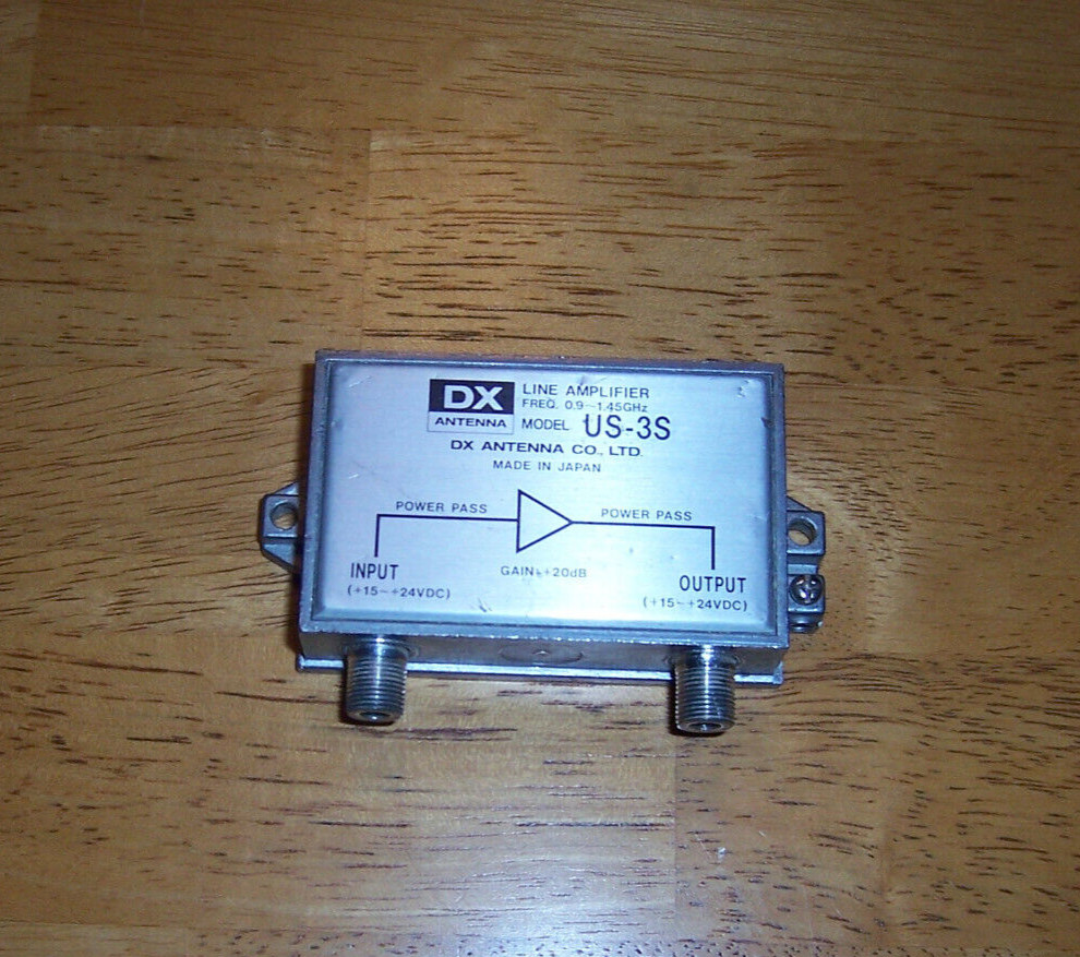 DX Antenna Co. model US-3S Line Amplifier 0.9-1.4GHz, Gain +20dB