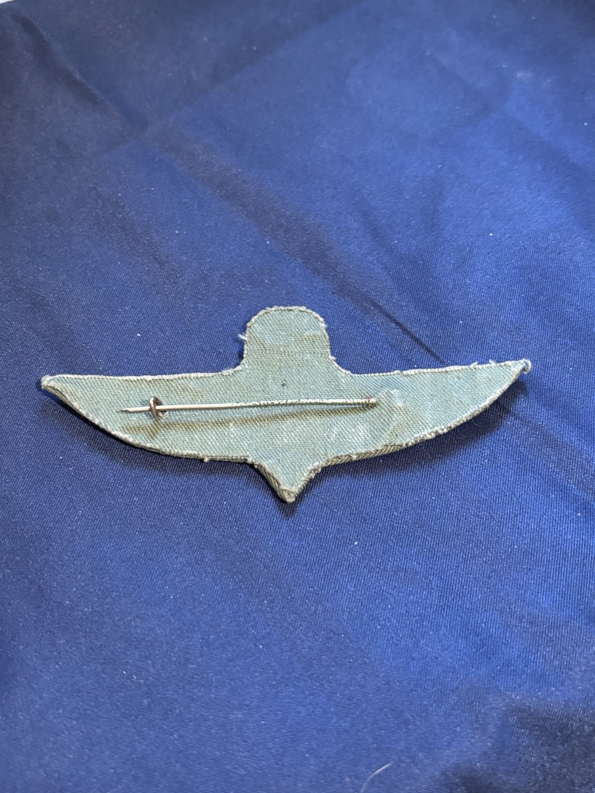 Thai paratrooper wing for instructor with pin back