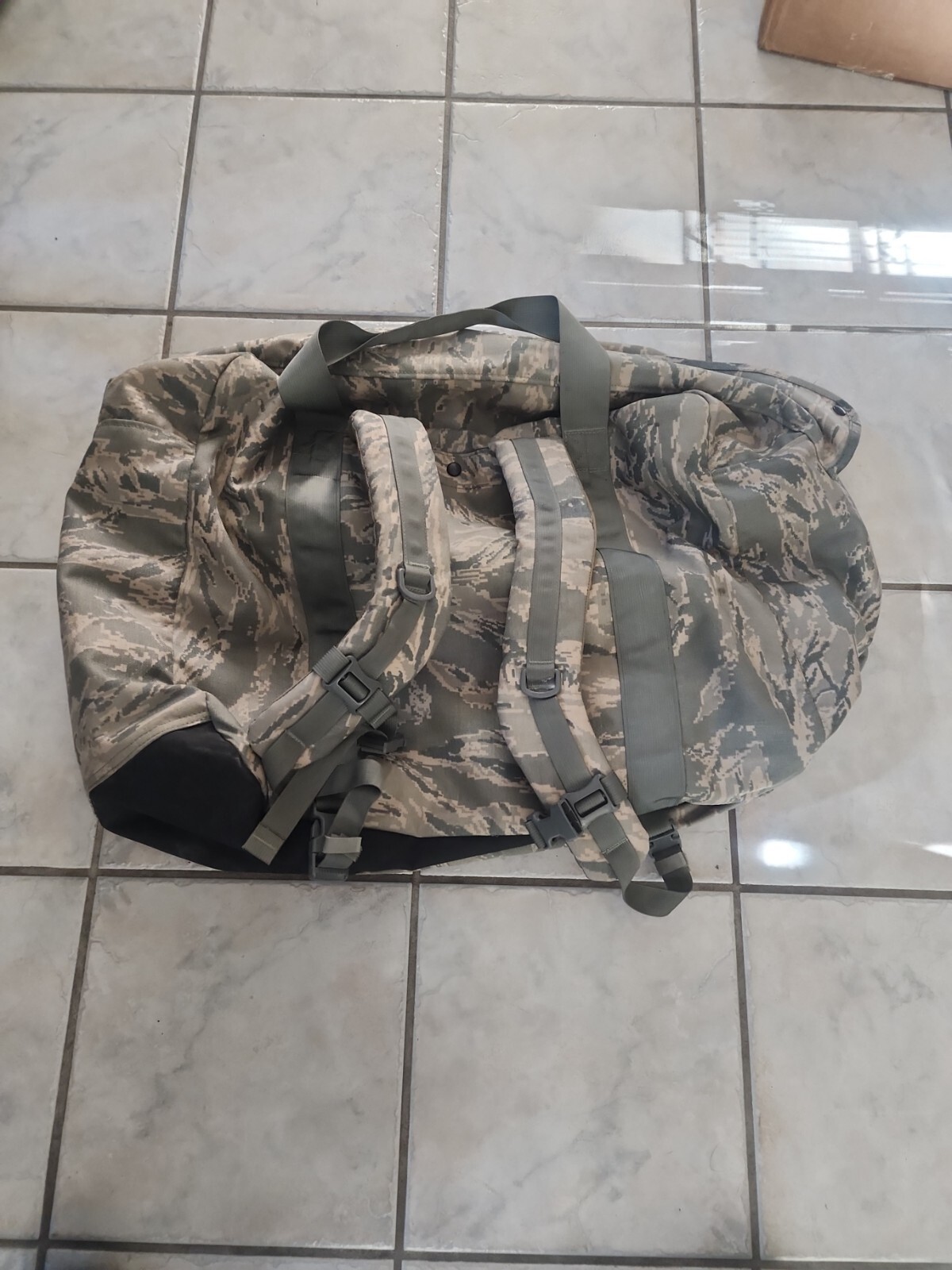 FORCEGEAR DUFFLE BAG WITH BACKPACK STRAPS
