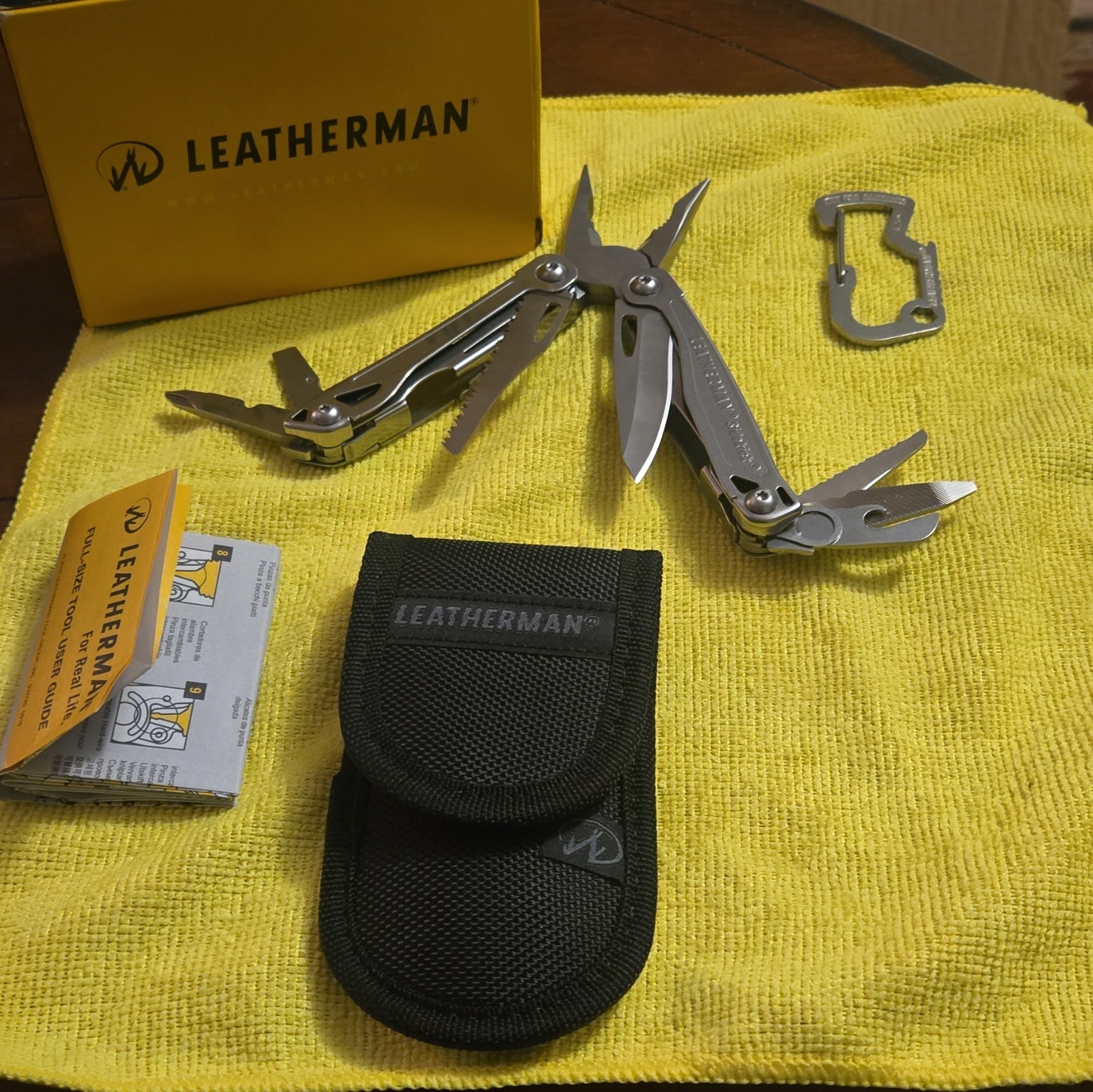 Leatherman Sidekick Multi-Tool w/ Sheath, Box & Carabiner