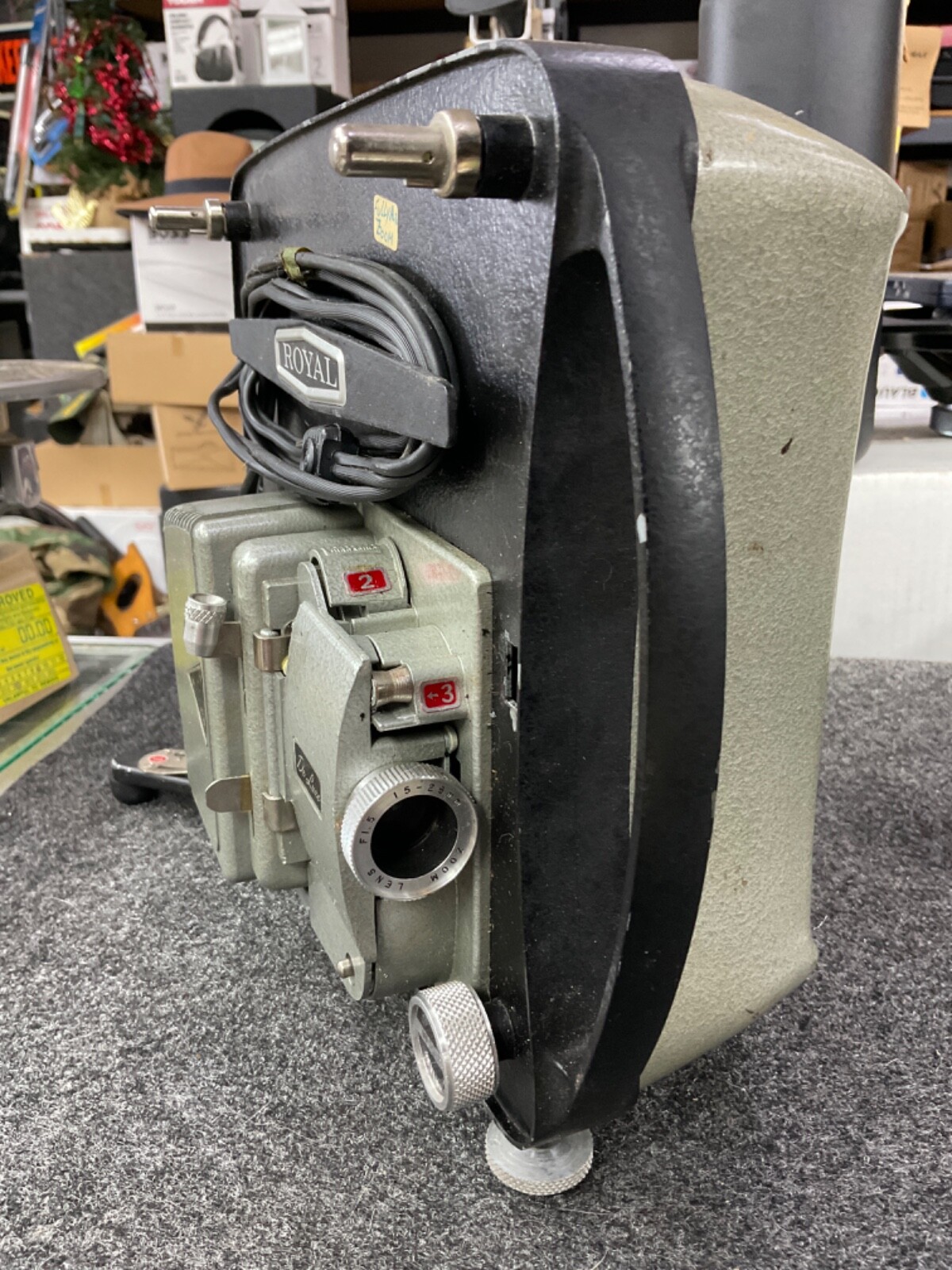 Royal De Luxe Fully Automatic 8mm Movie Projector Aurora 600A