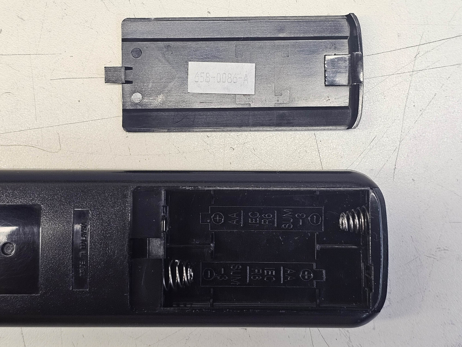 Genuine Apple TV/Video System 658-0086-A Remote Control TESTED