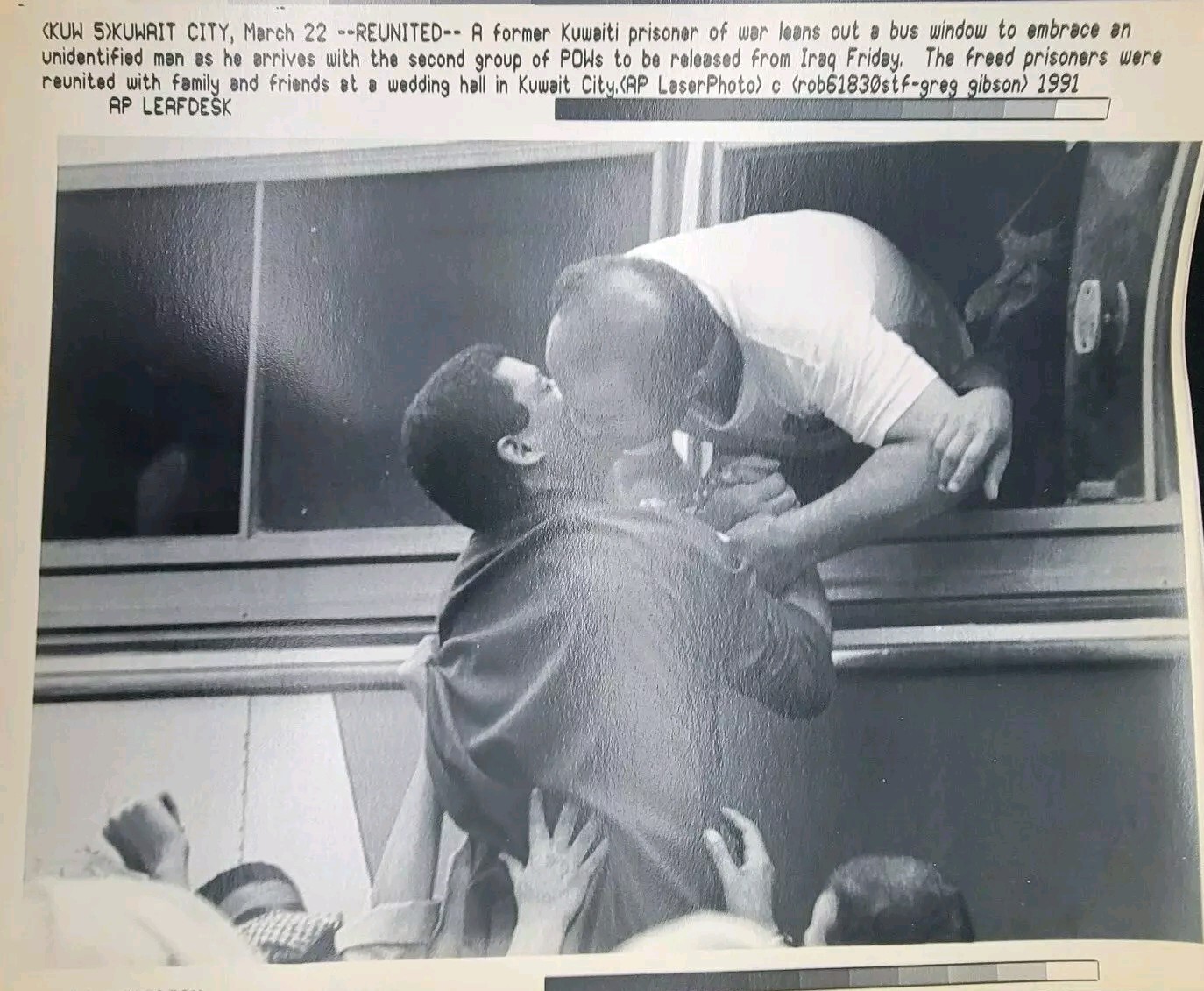 POWs Reunited AP Leaf Desk Press Photos Persian Gulf War 1991 Kuwait