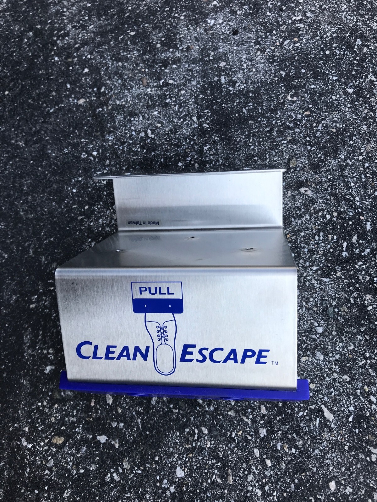 "Clean Escape" Hands Free door opener. NEW!
