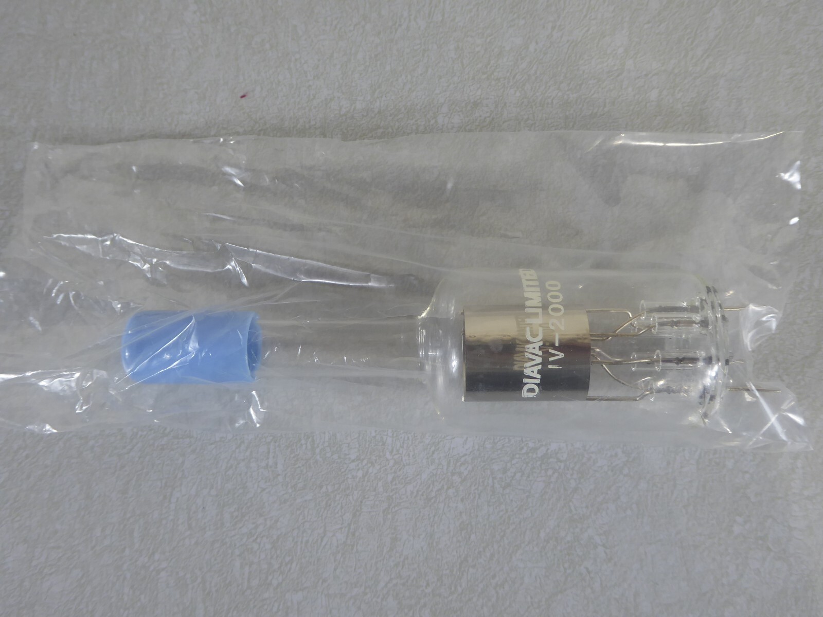 DIAVAC LIMITED IV-2000 Gauge tube New in Box Hot-Cathode Ionization 