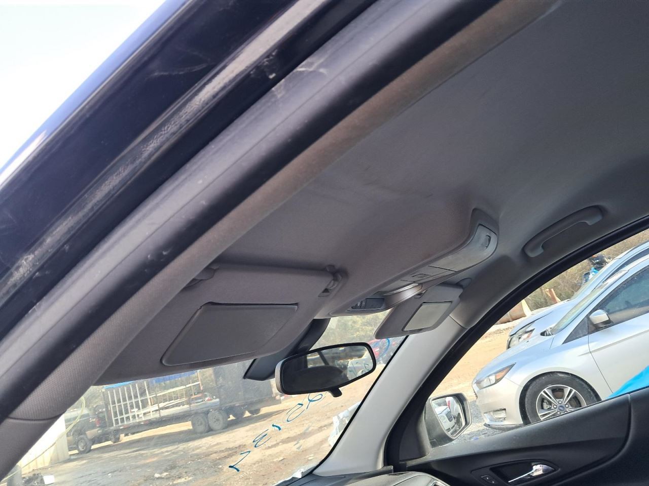 EQUINOX 2019 Glove Box 4891884