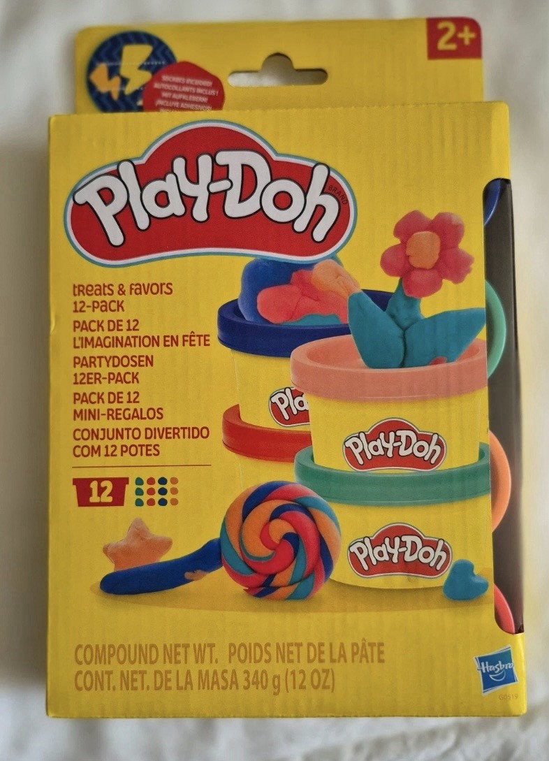 Play-Doh 12 Pack Treats & Favors, Party Supplies & Arts & Crafts for Kids, NEW