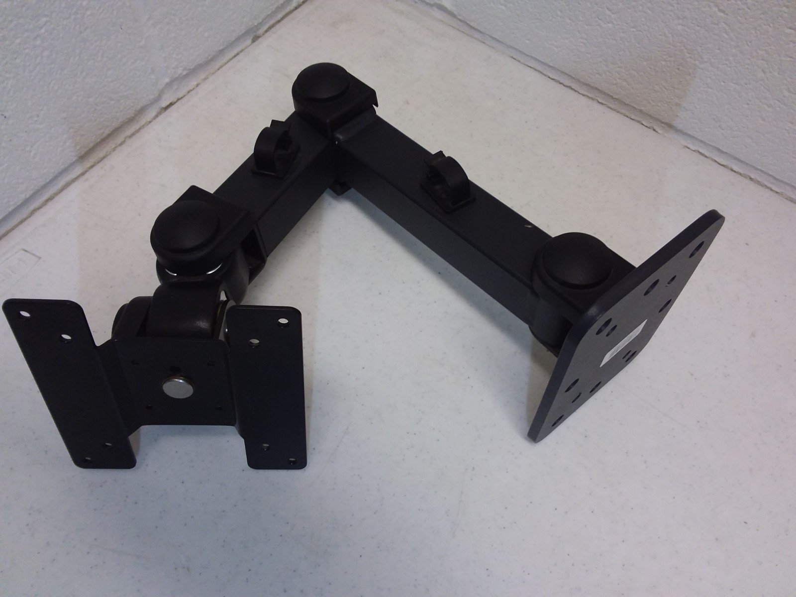 Articulating Arm Bracket Extends Wall Mount Black LCD Wall Swing Arm