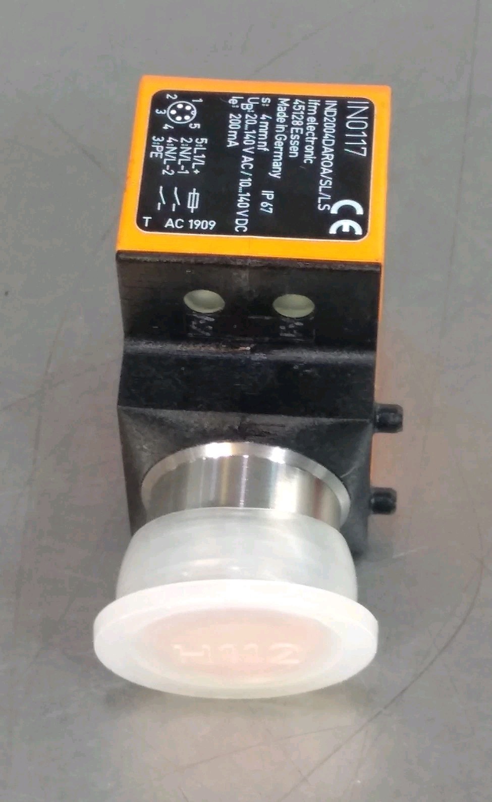 IFM IN0117 IND2004DAROA/SL/LS Inductive Dual Sensor Loc5E1/3