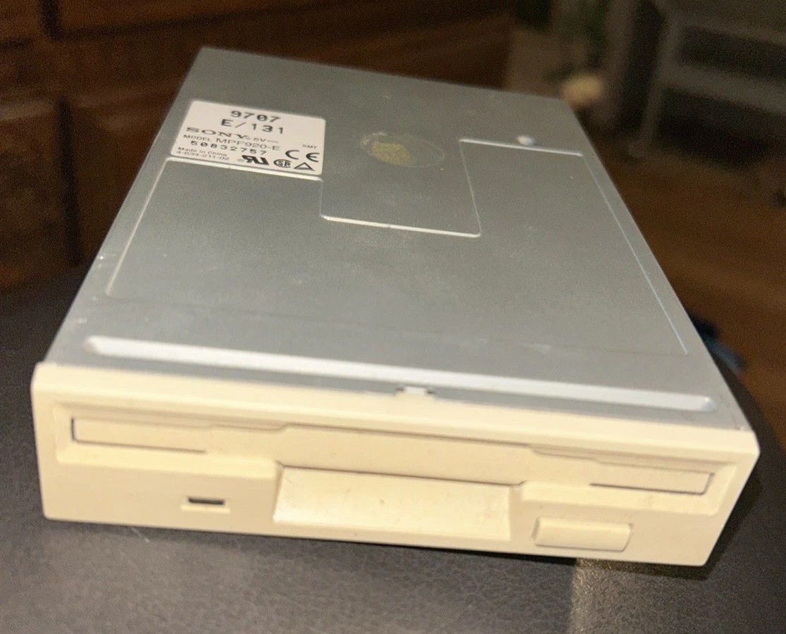 Alps Electric DF 354H090F 3.5" 1.44MB Internal Floppy Disc Drive  FDD