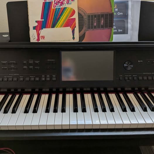 Yamaha Clavinova CVP809 piano