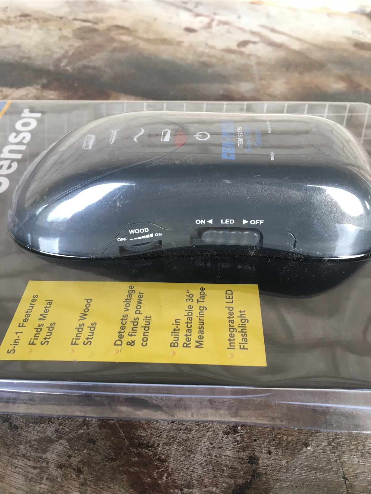Cen-Tech 5 In 1 Stud Sensor With Led Light Measure. NEW