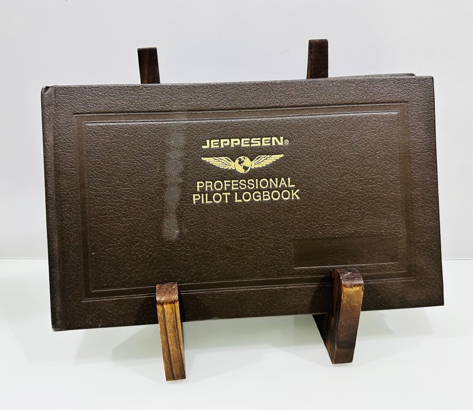 Jeppesen Professional Pilot Logbook Hardcover Green Pages Flight Record Book