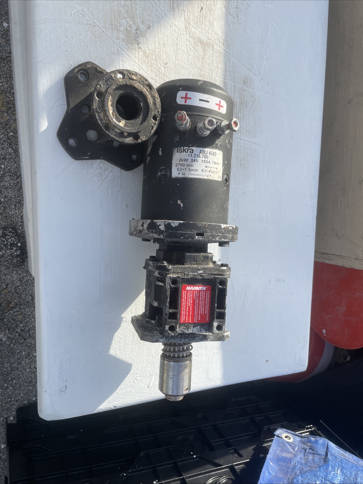 Harken 7 Motor sailboat winch motor.  Windless  winch anchor winch. Rope winch