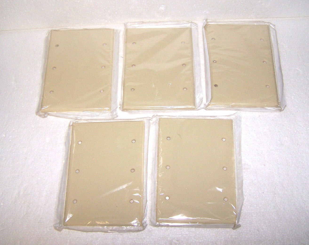 Lot 5 Leviton 86033 3-Gang No Device Blank Wallplate Thermoset Box Mount Set USA