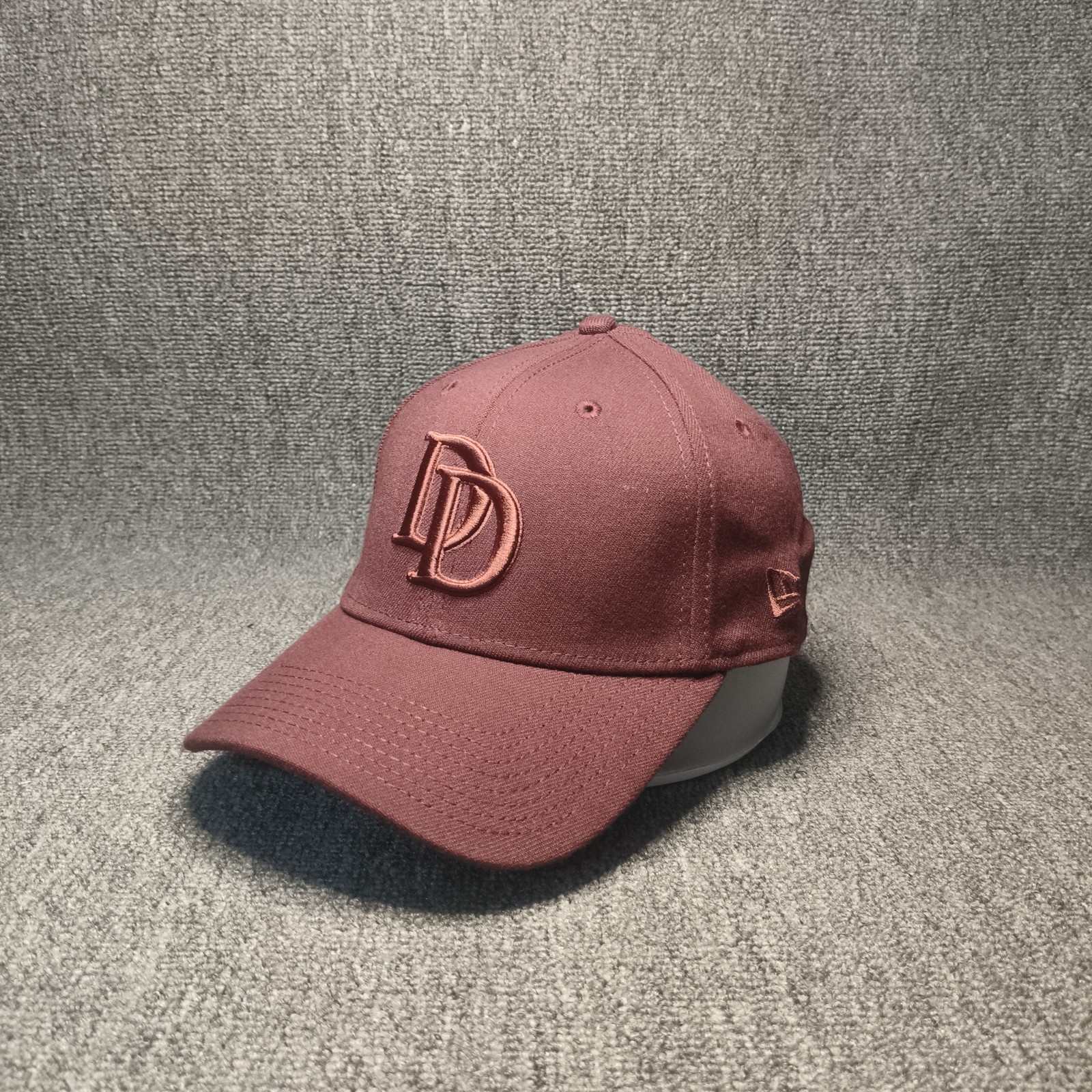 New Era Marvel Daredevil 39THIRTY Maroon Baseball Cap Hat Strapback J672