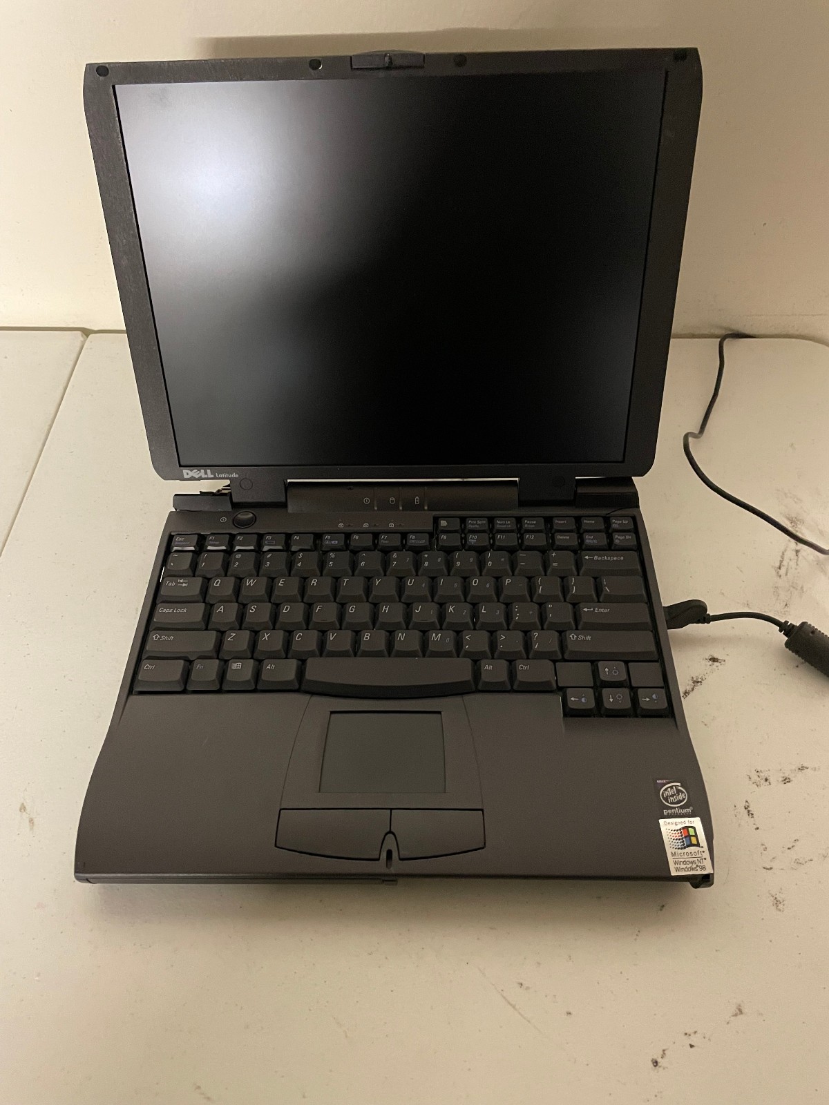 Vintage Dell Latitude CP Laptop For Parts Repair As Is