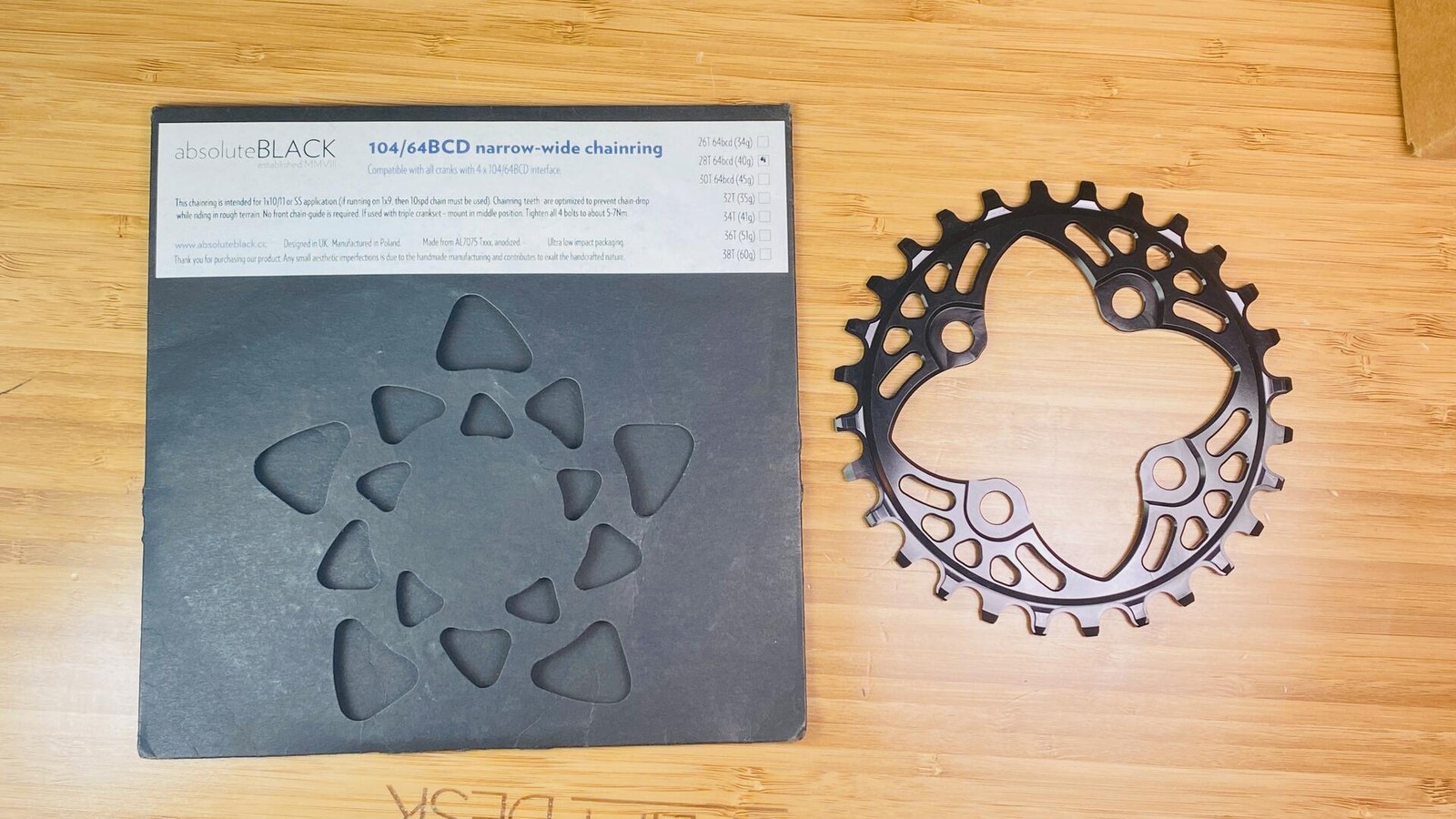 absoluteBLACK 104/64bcd N/W Chainring 4-Bolt 28t 64bcd - Black