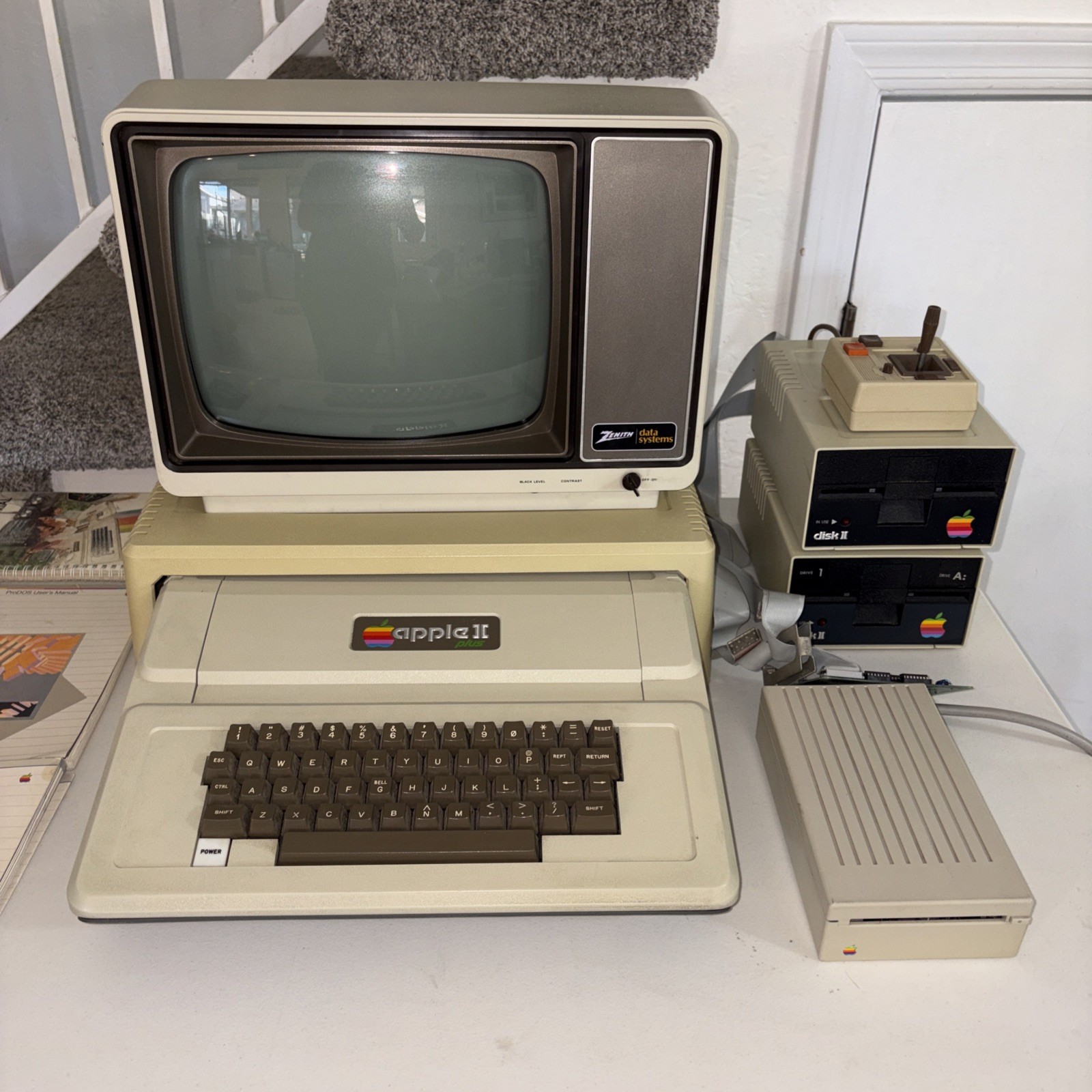 Apple II Plus Mac Computer W/ Zenith Data Monitor Joystick, Manuals