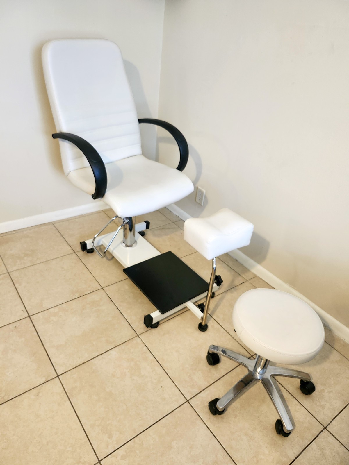 Professional Pedicure Chair – Excellent Condition
