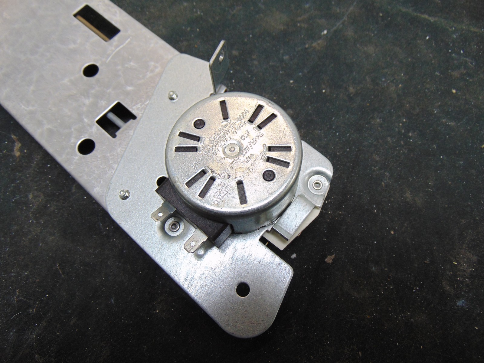KitchenAid Electric Range KERS505XWH00 Latch Assembly WPW10471348