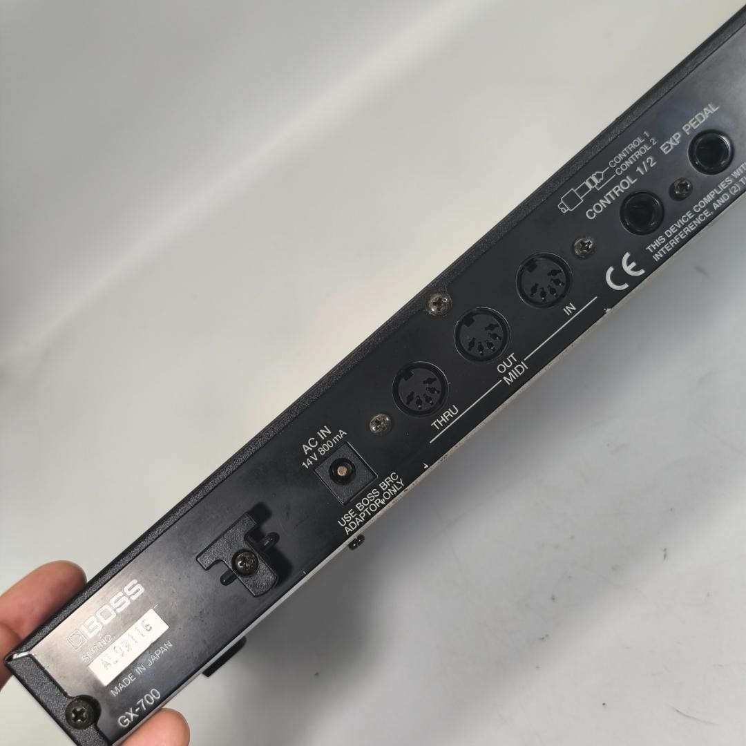 BOSS GX-700 Guitar Effects Processor Rack Mount Multi-Effects Analog 100V