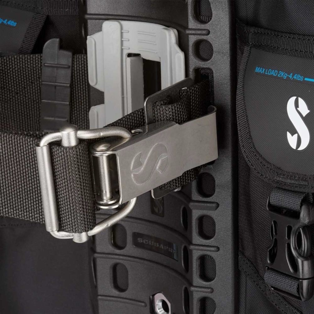 SCUBAPRO Level BCD with AIR 2 Inflator Secondary Regulator / Octo Combo, Medium