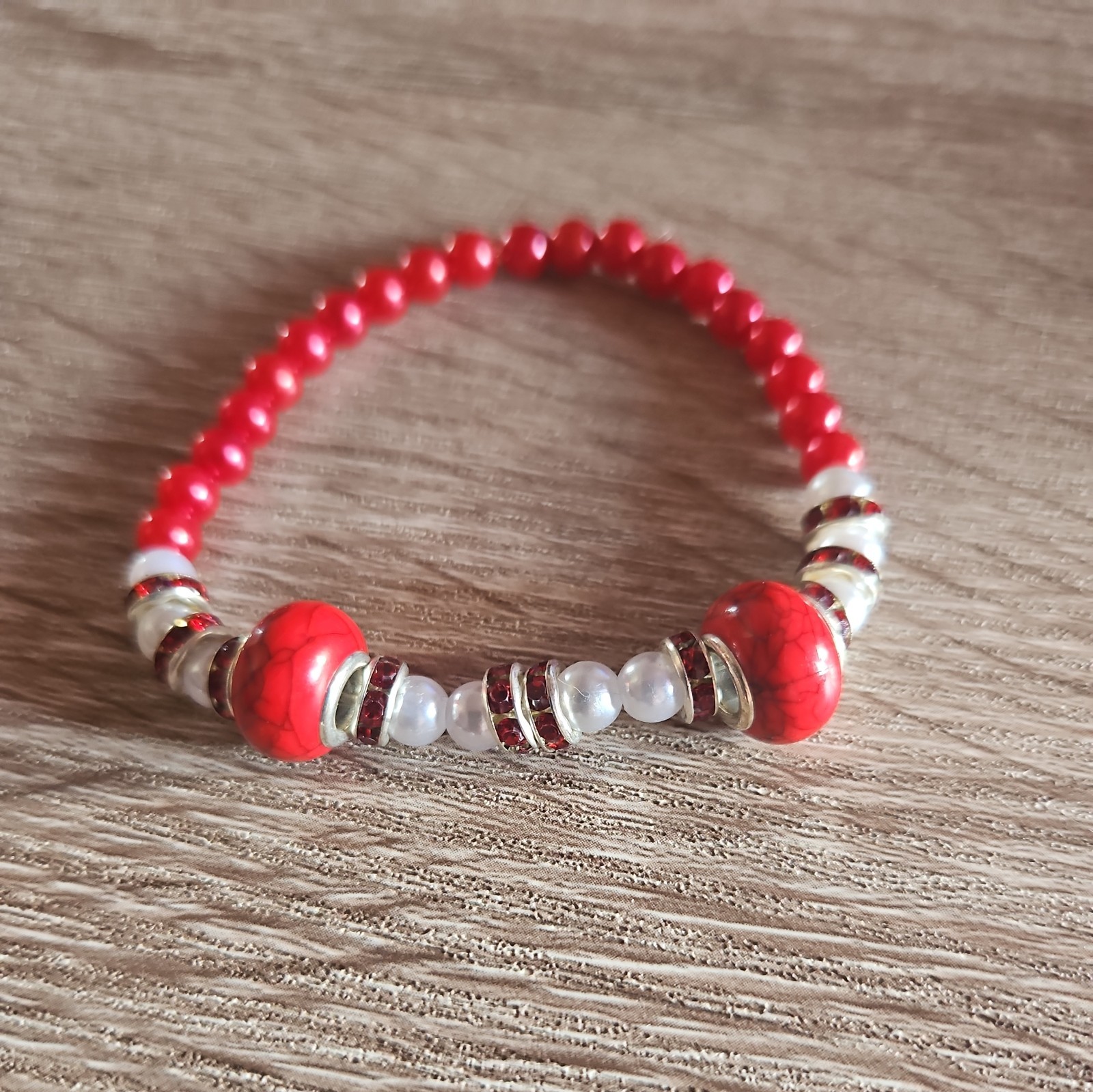 Handmade  Beaded chunky Stretchy Bracelet 7"