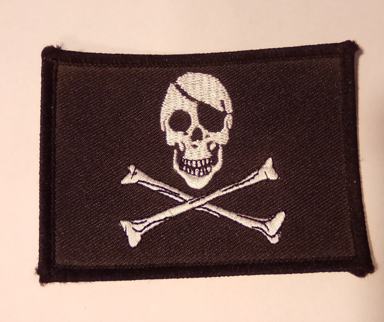 SKULL & BONES LOGO PATCH GREAT FOR ANY COLLECTION NEW # 1.