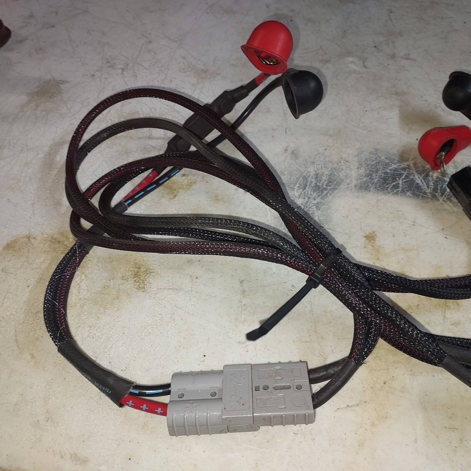 Quantum Edge HD Power WheelChair Battery And 50A Harness CablesB2