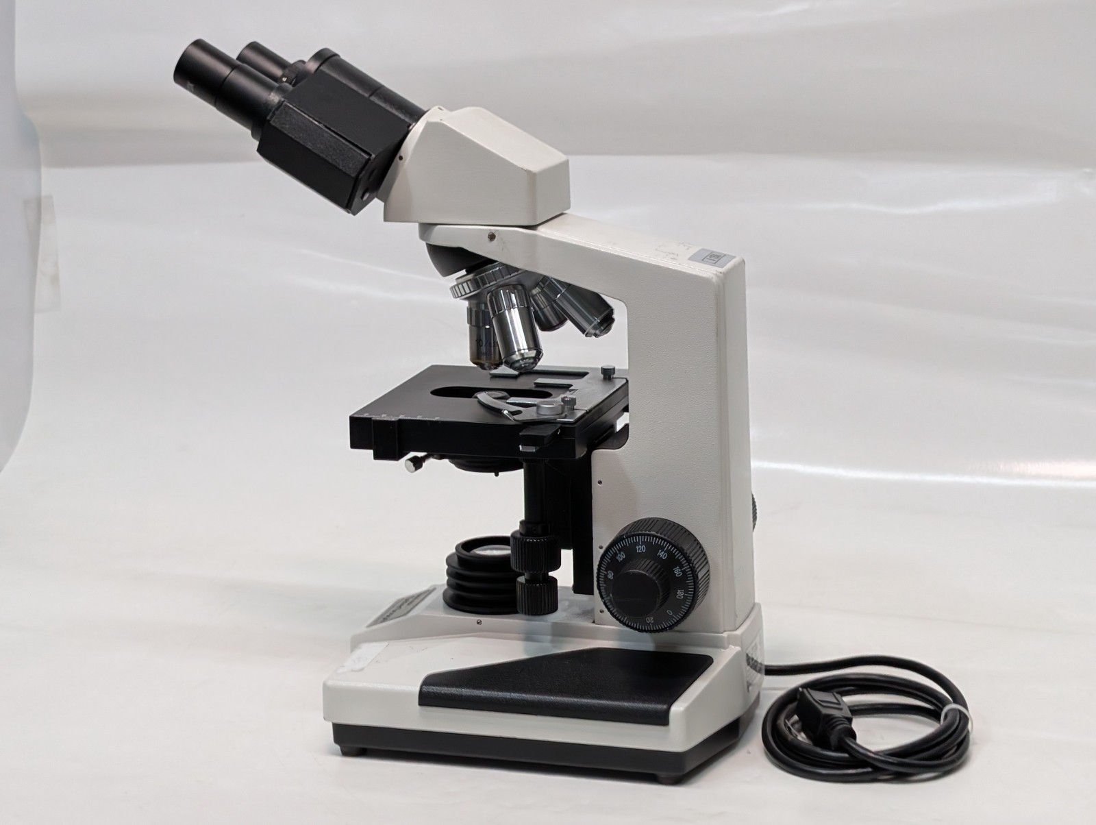Seiler Instrument SeilerScope Binocular Mechanical Stage Lab Microscope, 110VAC