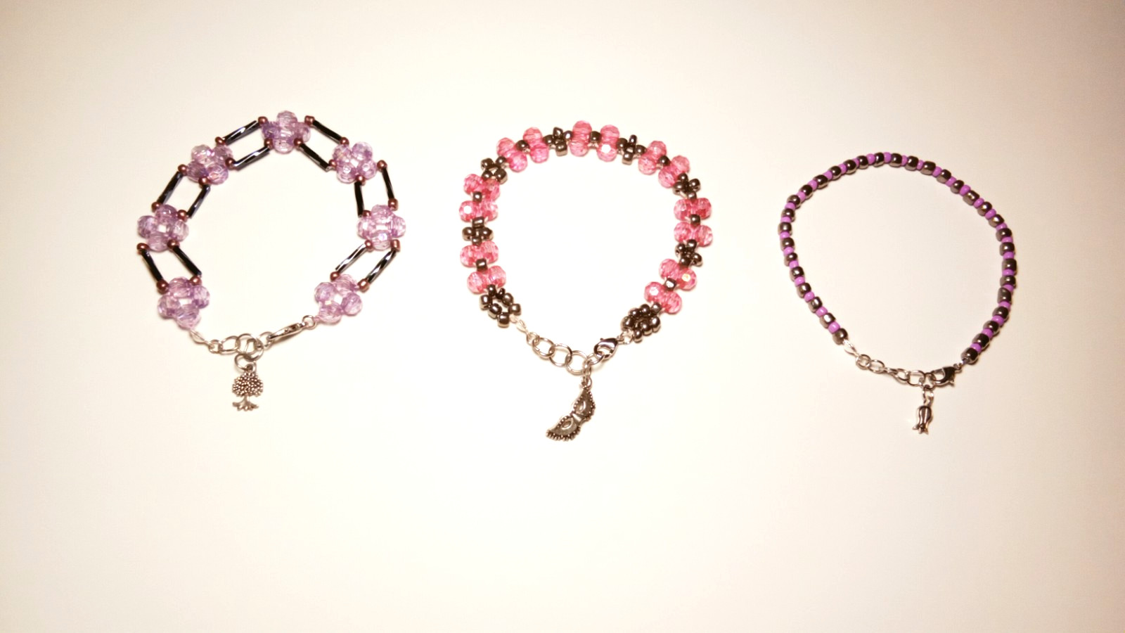 DAINTY ACRYLIC ADJUSTABLE BEADED BRACELETS PINK & PURPLE