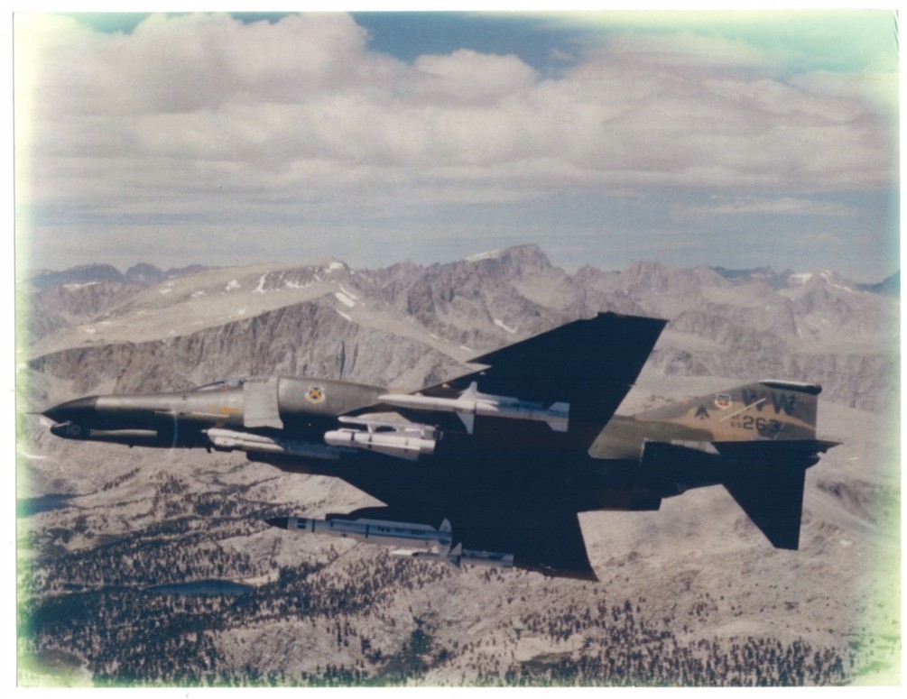 1985 USAF McDonnell F-4G (E) 690263 563rd TFS 35th TFW George AFB 8x10 Photo