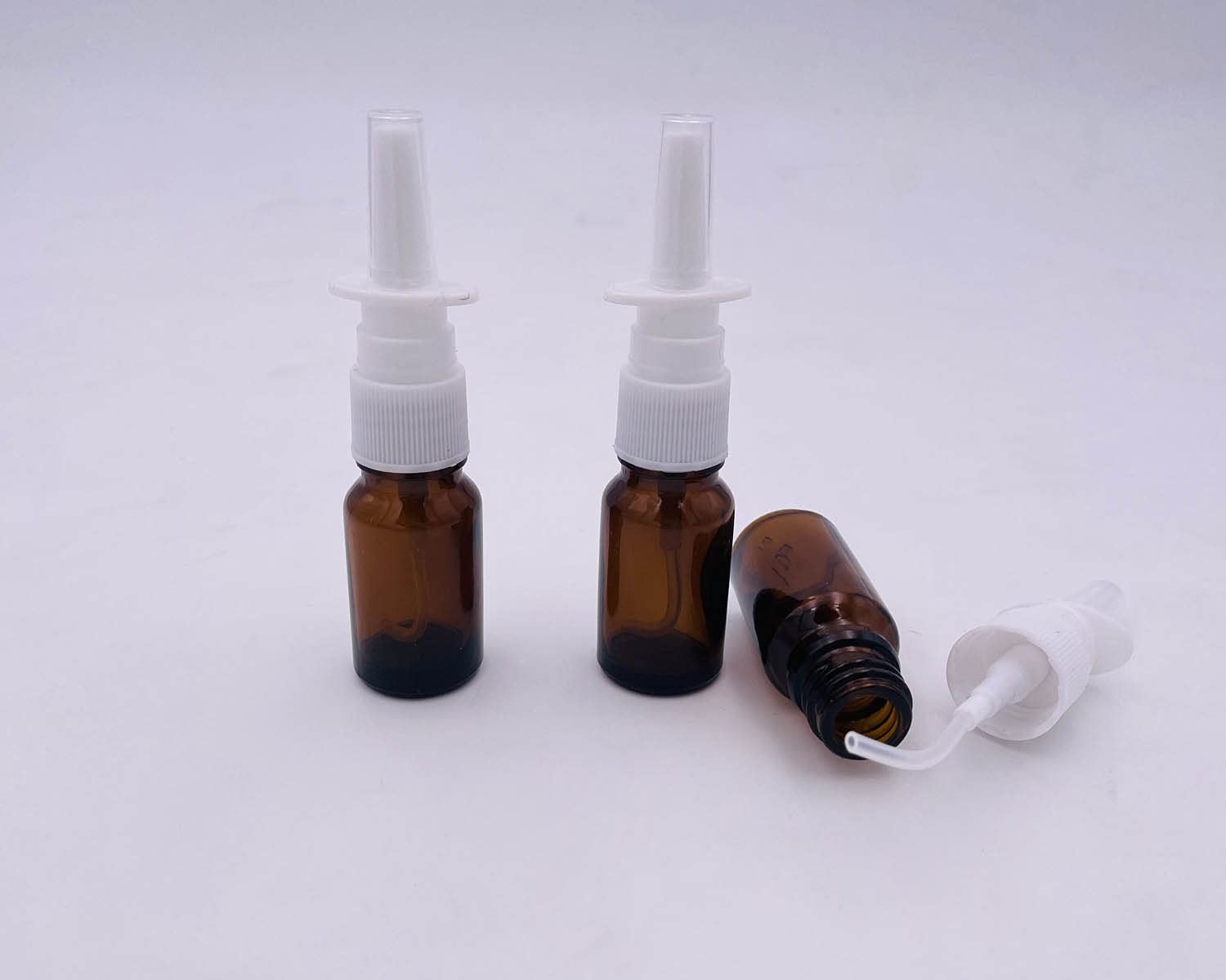 Erioctry 3Pcs 15Ml Empty Refillable Amber Glass Nasal Bottle Pump Clea