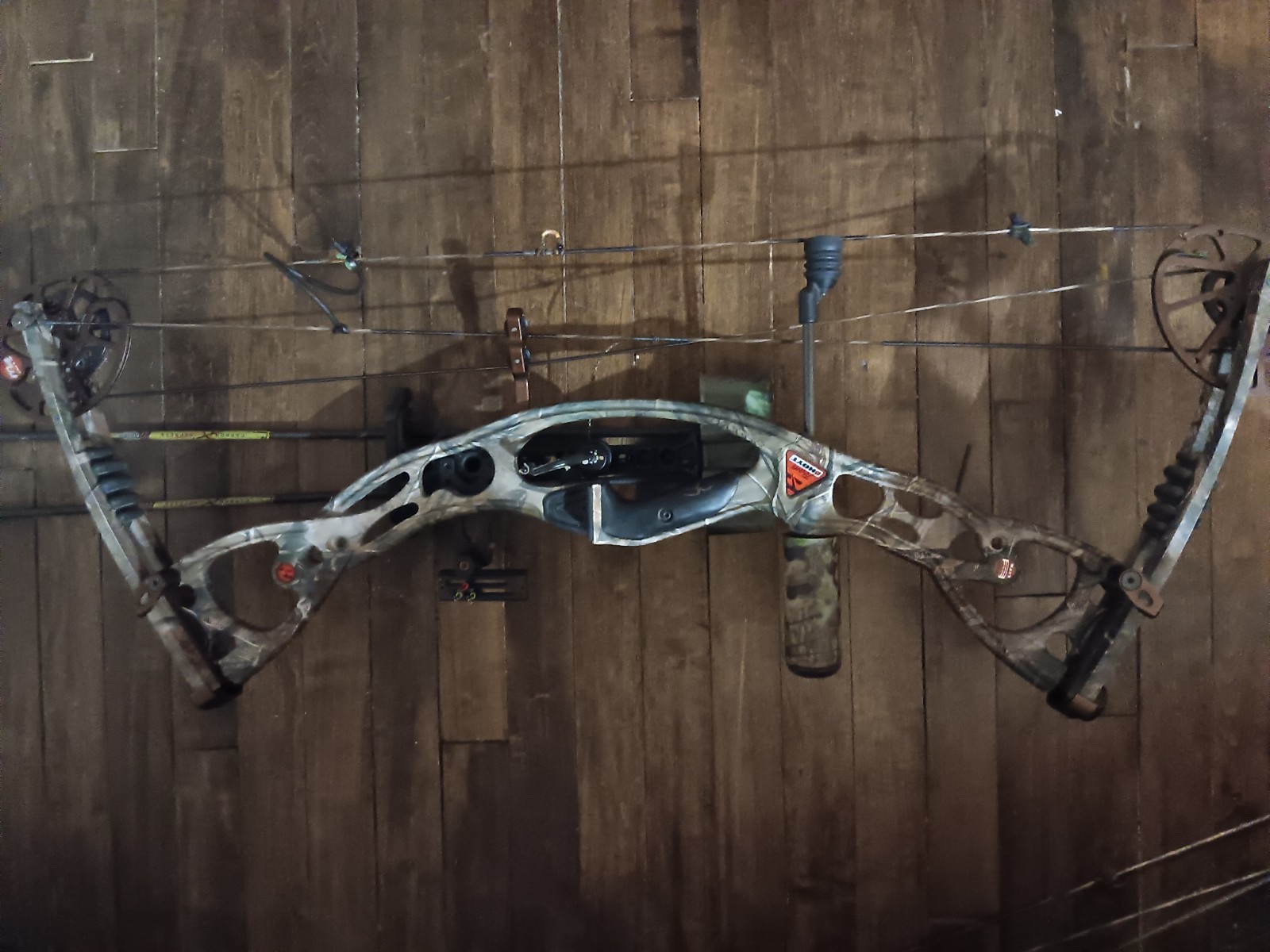 Used Hoyt Rampage XT RH PKG 70lbs