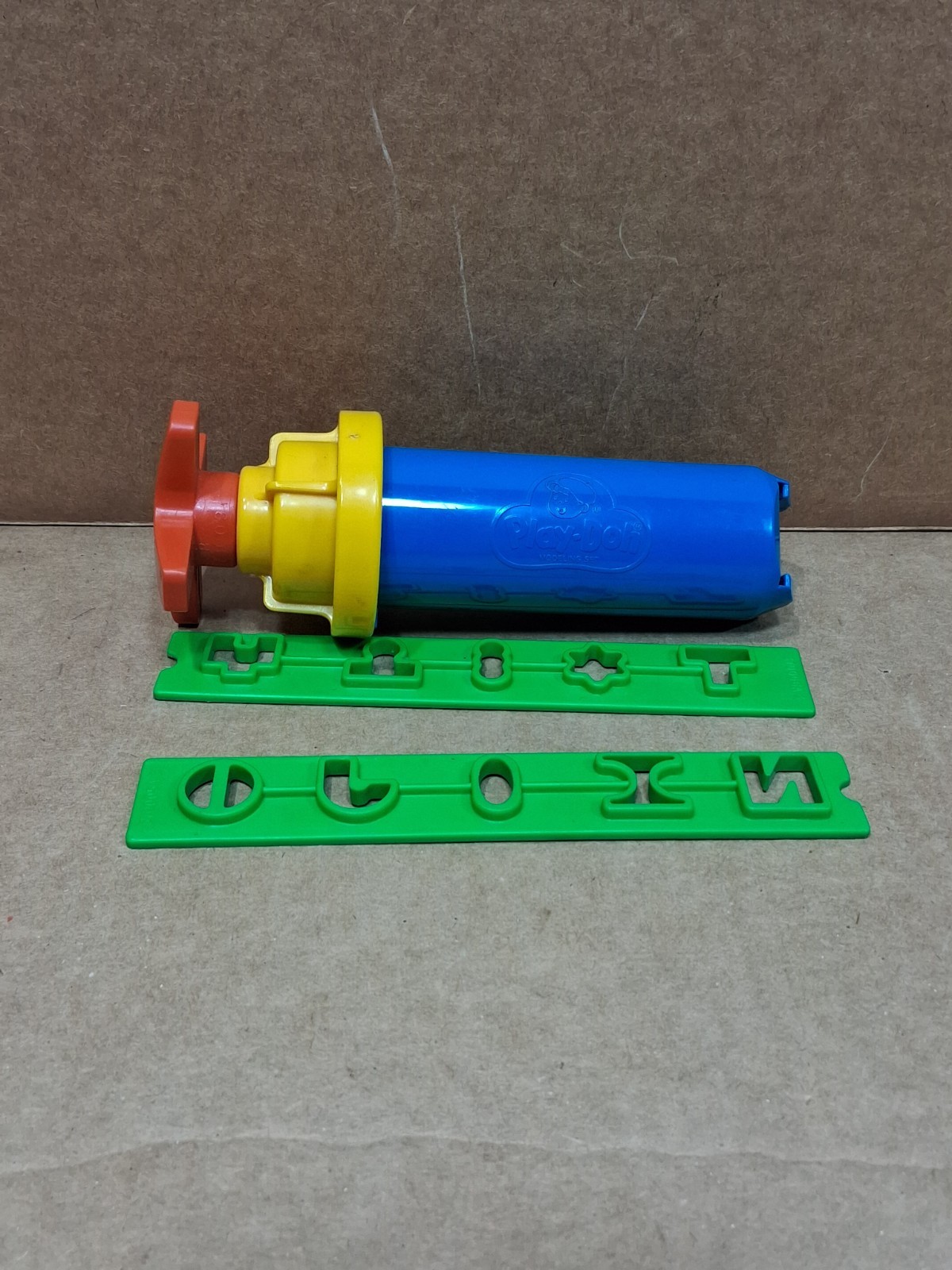 Play-Doh 1978 Twist 'N Shaper Toy Extruder