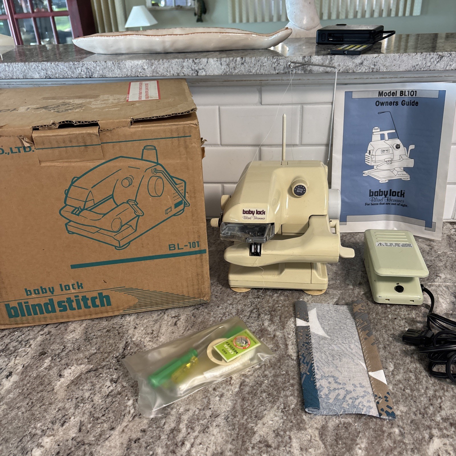 Juki/ Baby Lock BL-101 Blind Hemmer, Box, Manual, Extras, Pedal- Working! EUC