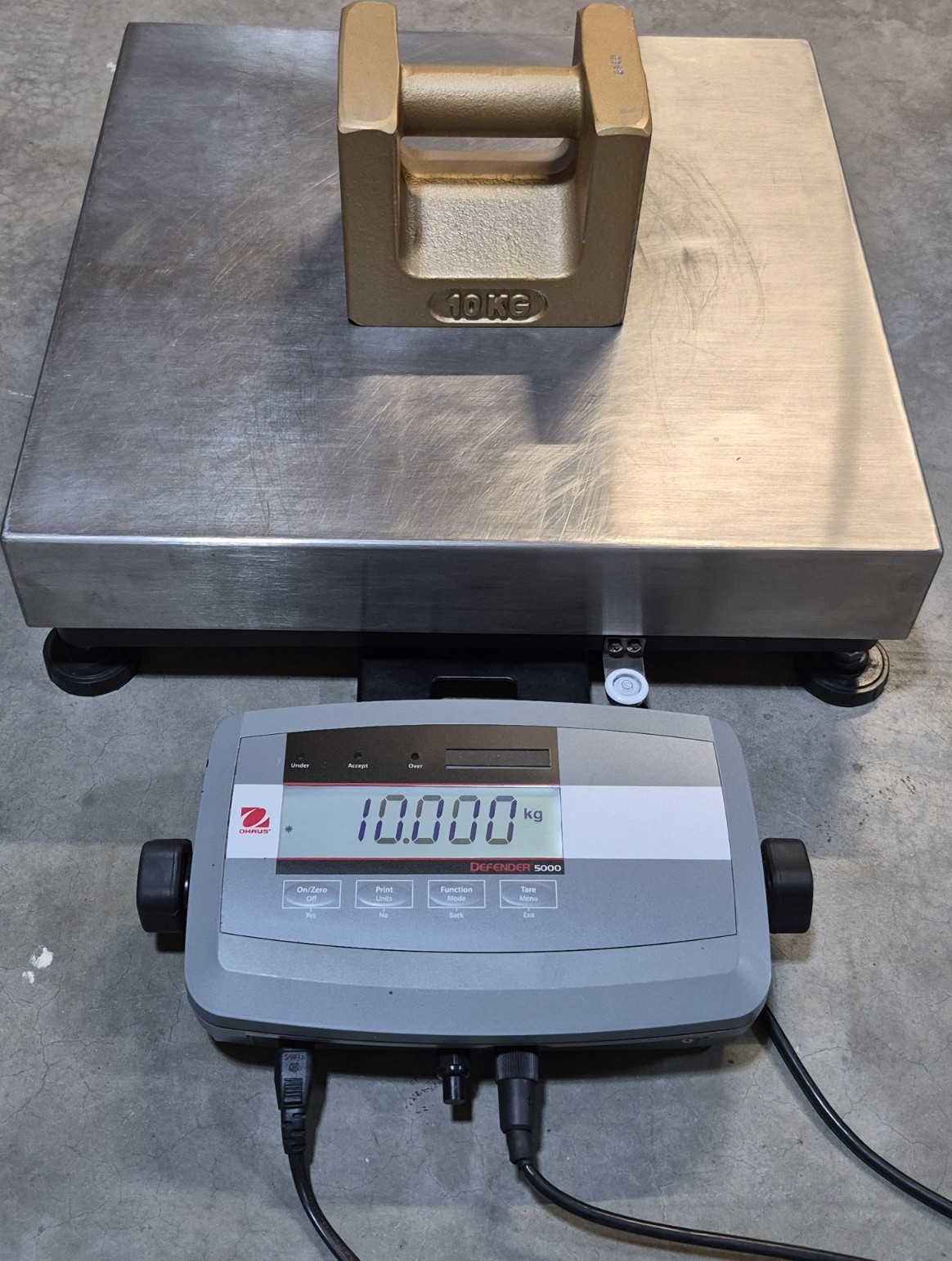 Ohaus Defender 5000 Shipping/Floor Scale Stainless Steel Platform (50kg/100Lb)