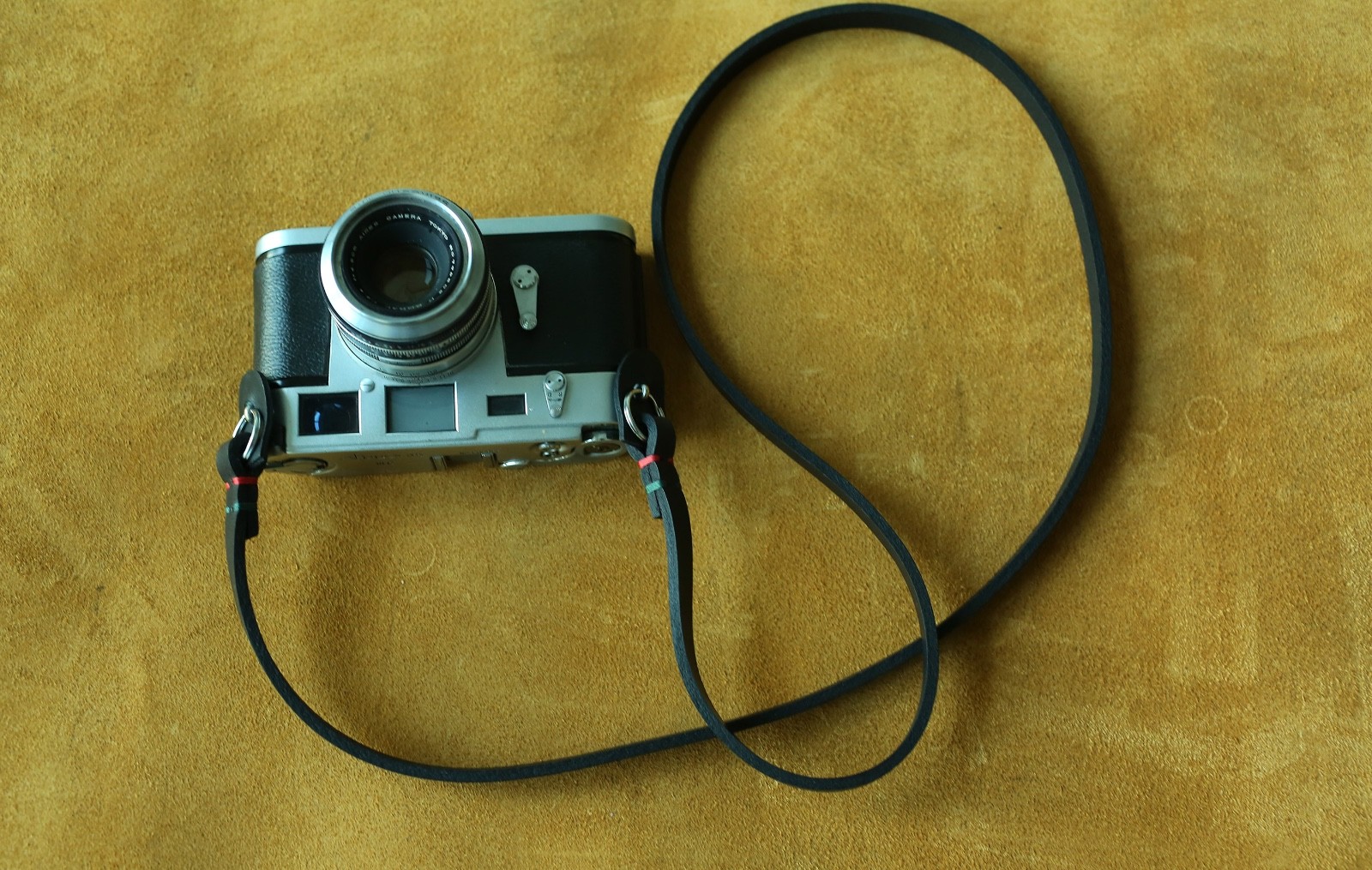 Windmup Stealth Black | Handmade Thick Leather Camera Strap